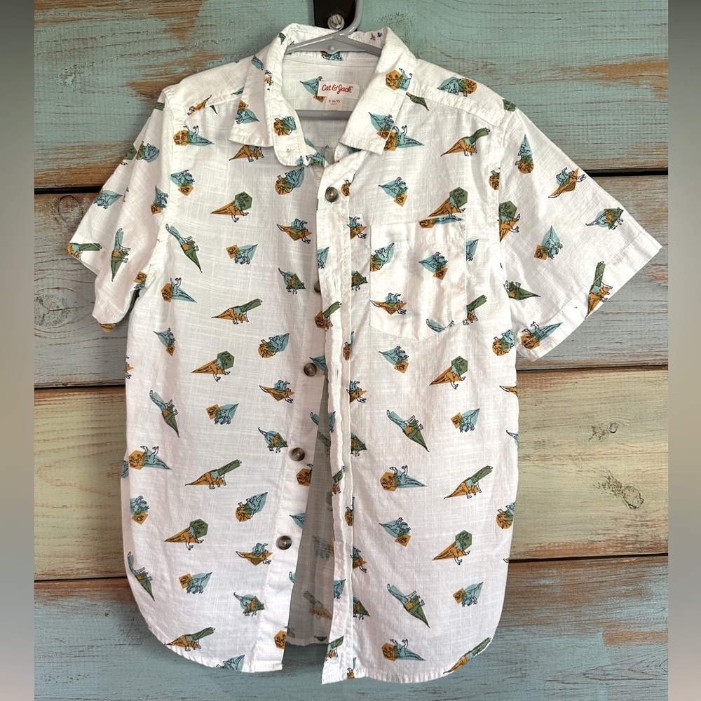 Kid’s Button down shirt size S
